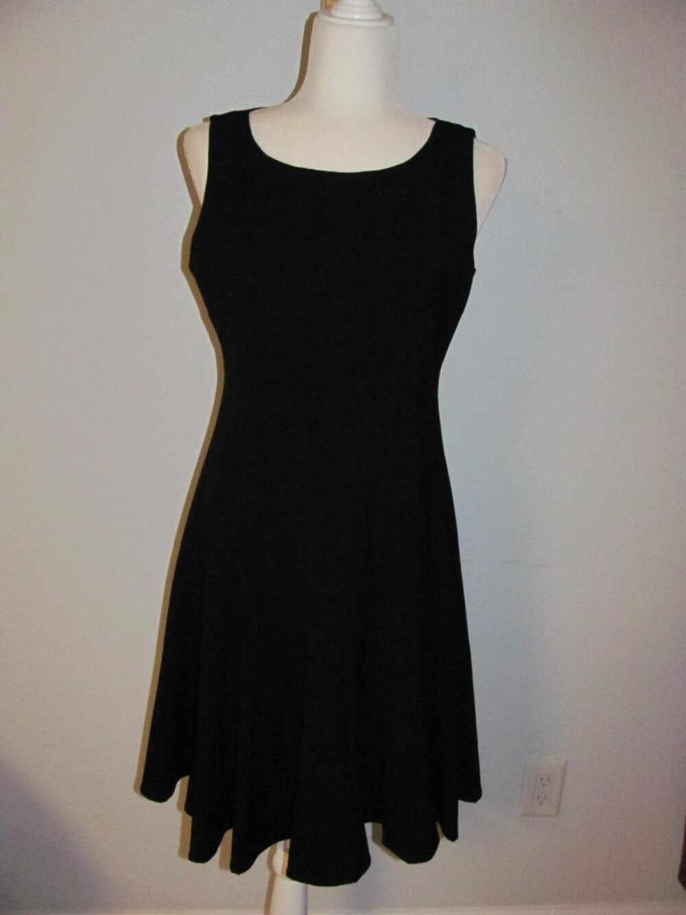 Calvin Klein Fit and FLare Black Knee Length Dress Sleeveless Size 8P